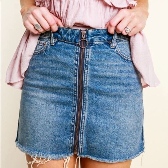 We the Free Mini Zip It Up Denim Skirt Size 26 - Picture 1 of 9